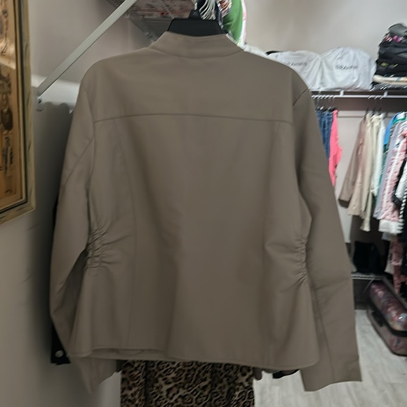 Ladies leather look and feel jacket - Picture 6 of 7